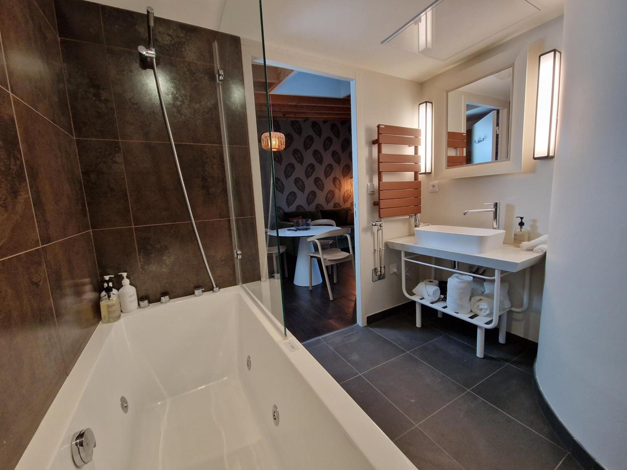Domaine De L'Epau Eco-Resort Yvré-lʼÉvêque Buitenkant foto